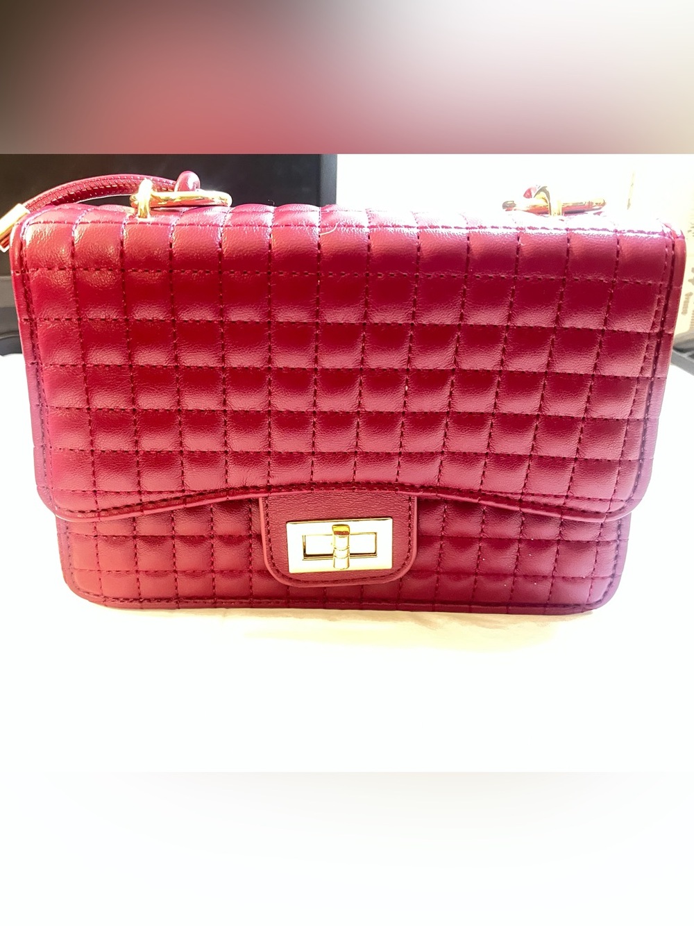 URBAN expresión Quilted Crossover Shoulder Bag in Burgundy.